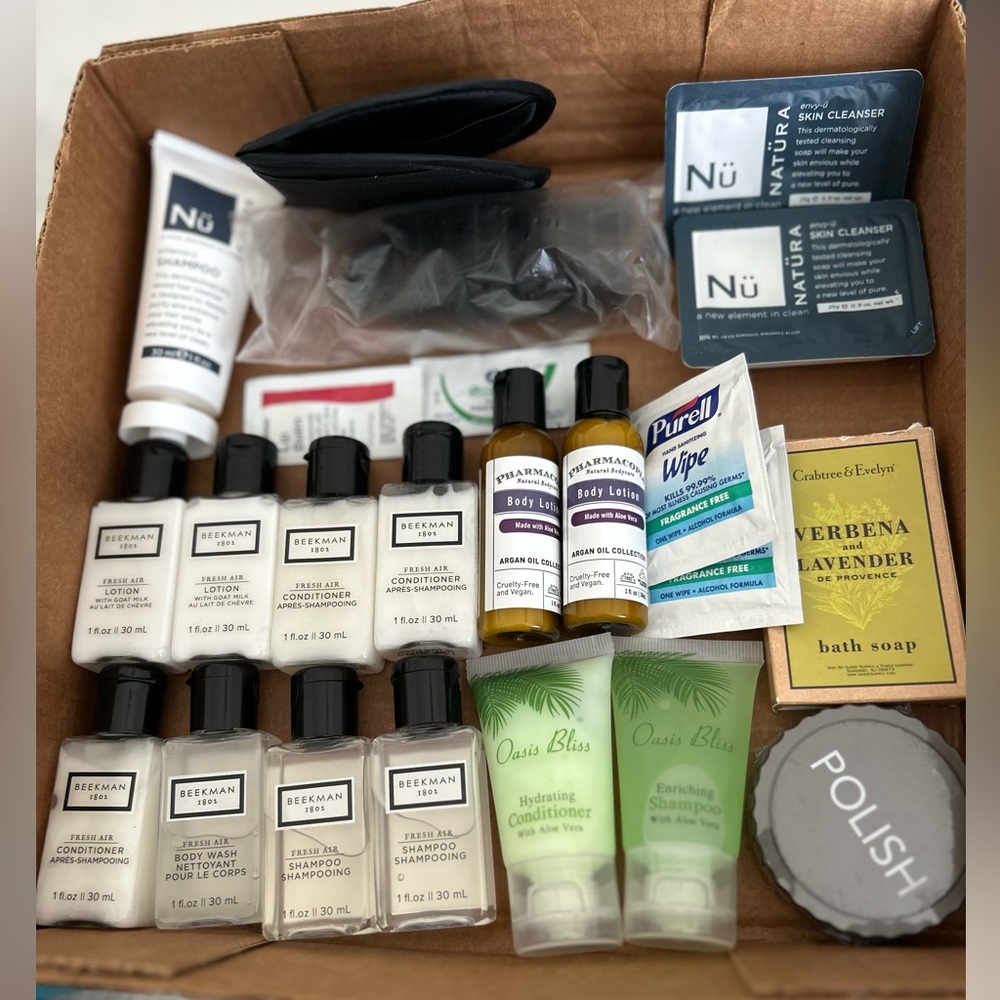 Lot 24 high quality shampoo conditioner lotion soap travel size Hotel amenities